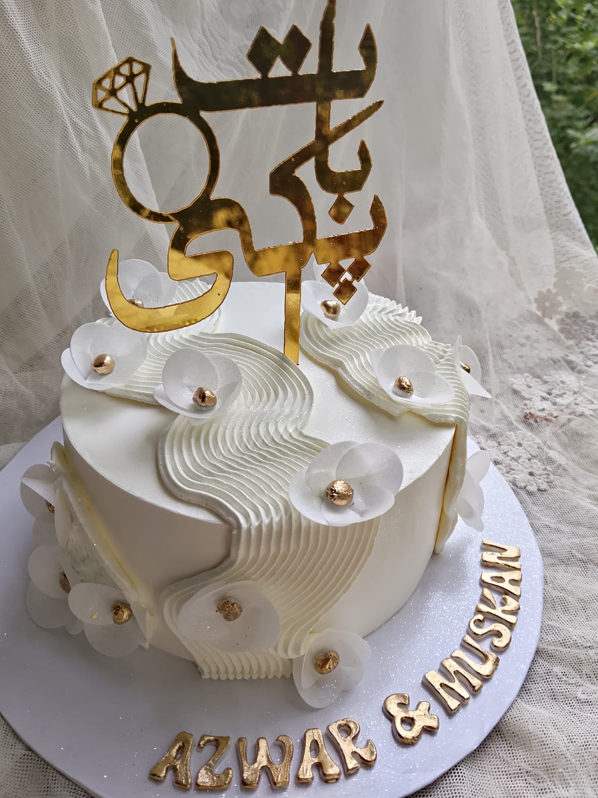 bat pakki wafer paper flowers cake