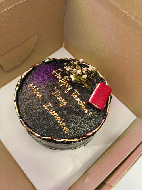 3 cakes customized