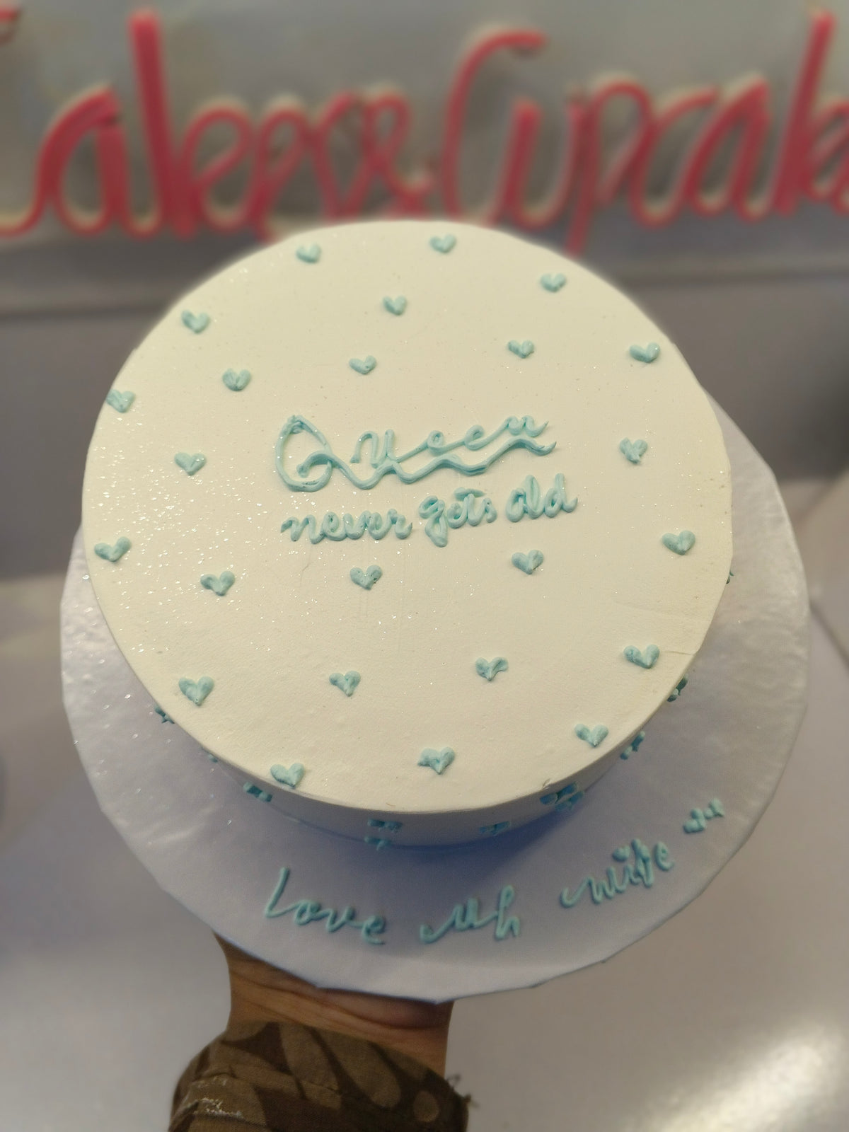 minimalist birthday cake for wife